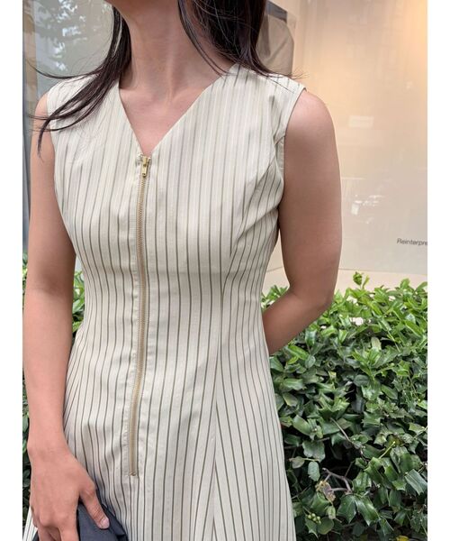 LAGUNAMOON(ラグナムーン)の「フロントZIPミックスカラーワンピース 【夏服】【オフィスカジュアル】(ワンピース・レディース・ブラック/アイボリー/ライトグリーン・MEDIUM/SMALL)」の11枚目の写真