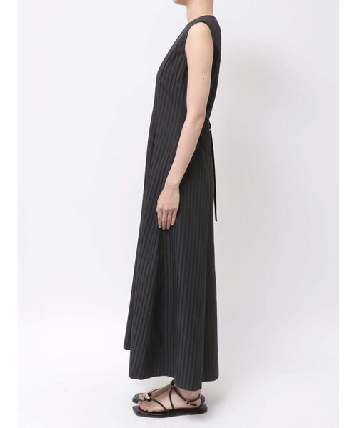 LAGUNAMOON（ラグナムーン）の「フロントZIPミックスカラーワンピース 【夏服】（ワンピース・レディース・ブラック/アイボリー/ライトグリーン・MEDIUM/SMALL）」の4枚目の写真