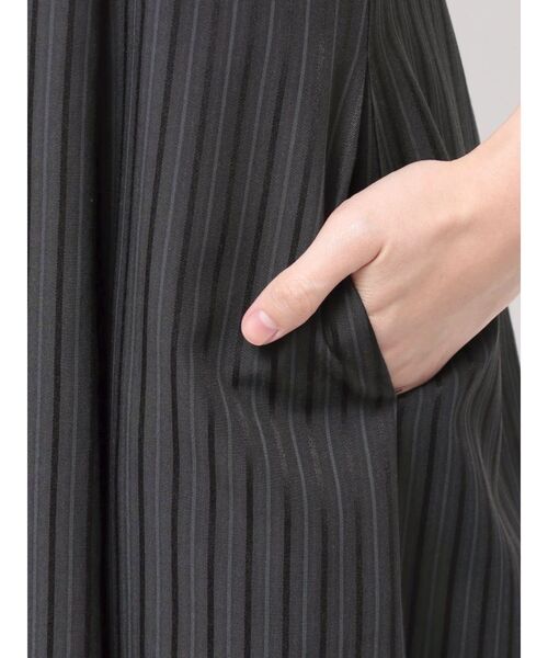 LAGUNAMOON（ラグナムーン）の「フロントZIPミックスカラーワンピース 【夏服】（ワンピース・レディース・ブラック/アイボリー/ライトグリーン・MEDIUM/SMALL）」の8枚目の写真