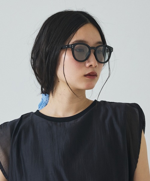 abahouse mavie(アバハウスマヴィ)の「【調光レンズ】ウェリントンサングラス(サングラス・レディース・ブラウン系その他/ブラック系その他/クリア・フリー)」の2枚目の写真