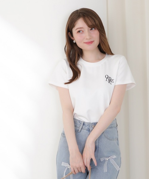 ASTORIA ODIER(アストリアオディール)の「ロゴ刺繍Tシャツ(Tシャツ/カットソー・レディース・ブラック/ホワイト・MEDIUM)」の1枚目の写真