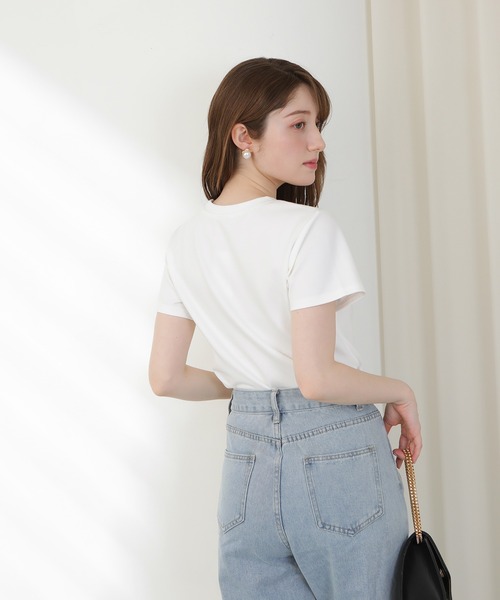 ASTORIA ODIER(アストリアオディール)の「ロゴ刺繍Tシャツ(Tシャツ/カットソー・レディース・ブラック/ホワイト・MEDIUM)」の6枚目の写真