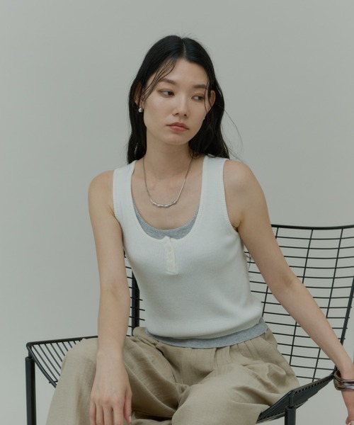 Plumel(プルメル)の「Bi-color Layered Tank Top / バイカラーレイヤードタンクトップ(Tシャツ/カットソー・レディース・ホワイト/ライトブルー/グレー・MEDIUM)」の9枚目の写真