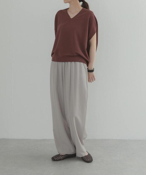 URBAN RESEARCH DOORS(アーバンリサーチドアーズ)の「『WEB限定』Vネックコクーンニット(ベスト・レディース・ネイビー/グリーン/ブラウン系その他・FREE)」の10枚目の写真