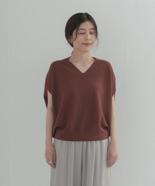 URBAN RESEARCH DOORS(アーバンリサーチドアーズ)の「『WEB限定』Vネックコクーンニット(ベスト・レディース・ネイビー/グリーン/ブラウン系その他・FREE)」の11枚目の写真