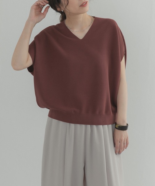 URBAN RESEARCH DOORS(アーバンリサーチドアーズ)の「『WEB限定』Vネックコクーンニット(ベスト・レディース・ネイビー/グリーン/ブラウン系その他・FREE)」の7枚目の写真