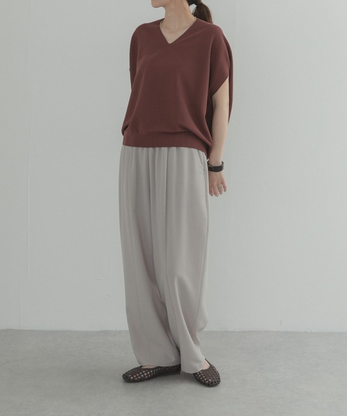 URBAN RESEARCH DOORS(アーバンリサーチドアーズ)の「『WEB限定』Vネックコクーンニット(ベスト・レディース・ネイビー/グリーン/ブラウン系その他・FREE)」の10枚目の写真