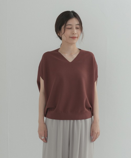 URBAN RESEARCH DOORS(アーバンリサーチドアーズ)の「『WEB限定』Vネックコクーンニット(ベスト・レディース・ネイビー/グリーン/ブラウン系その他・FREE)」の11枚目の写真