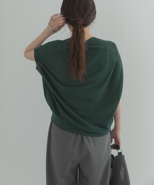 URBAN RESEARCH DOORS(アーバンリサーチドアーズ)の「『WEB限定』Vネックコクーンニット(ベスト・レディース・ネイビー/グリーン/ブラウン系その他・FREE)」の21枚目の写真