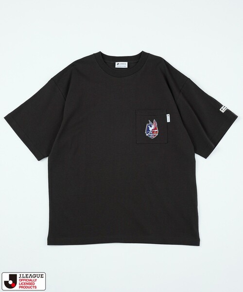 FREAK'S STORE(フリークスストア)の「J.LEAGUE × FREAK’S STORE 別注SUPPORTERS SHORT SLEEVE TEE 【ファジアーノ岡山】/ Jリーグ 別注 Tシャツ(Tシャツ/カットソー・メンズ・ホワイト/チャコールグレー・X-LARGE/LARGE/MEDIUM/SMALL)」の3枚目の写真