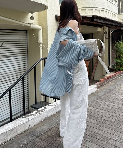 WILLFULLY(ウィルフリー)の「indigo gauze open shoulder oversize SH(シャツ/ブラウス・レディース・ブルー/ストライプ・FREE)」の4枚目の写真