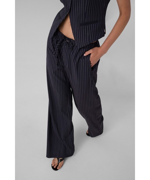 パンツ | GUESS(ゲス) JAPAN 公式オンラインストア | GUESS JAPAN