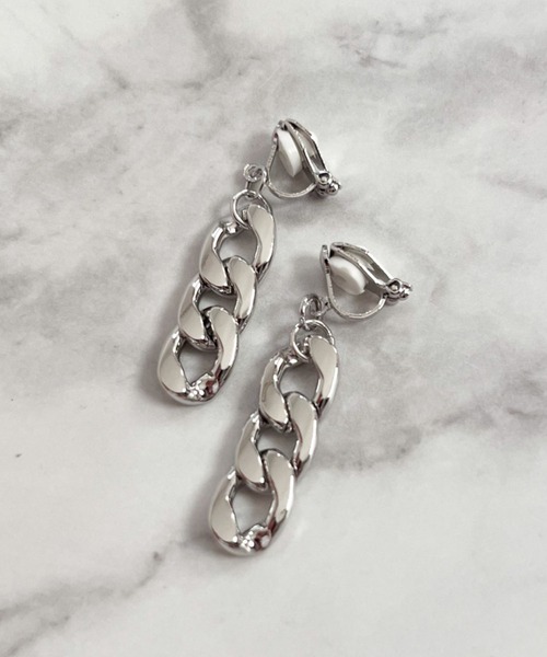 yu-ka（ユーカ）の「YU-KA:ボリュームチェーンイヤリング Volume Chain Earrings（イヤリング・レディース・ゴールド/シルバー・FREE）」の3枚目の写真