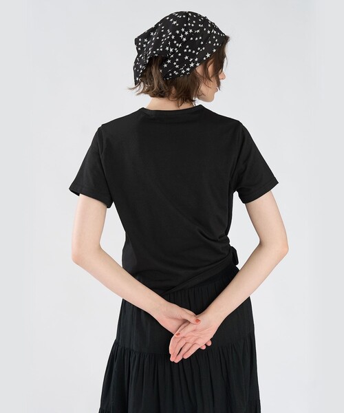 To b. by agnes b.(トゥービーバイアニエスベー)の「ロゴ刺繍 ハート プリント コットン 半袖 Tシャツ(Tシャツ/カットソー・レディース・ブラック・40/38)」の6枚目の写真