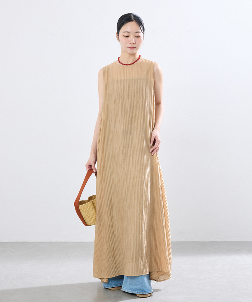 IENA（イエナ）の「ESTHE/エステ Sheer Pleated Maxi Dress ワンピース 252-3200B（ワンピース・レディース・ベージュ・FREE）」の2枚目の写真