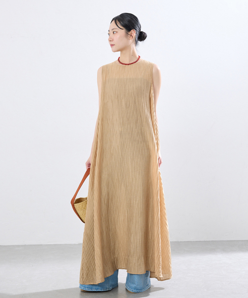 IENA（イエナ）の「ESTHE/エステ Sheer Pleated Maxi Dress ワンピース 252-3200B（ワンピース・レディース・ベージュ・FREE）」の3枚目の写真