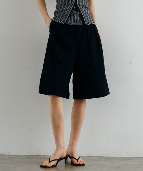 CREDONA（クレドナ）の「WIDE BERMUDA PANTS/ワイドバミューダパンツ（その他パンツ・レディース・ベージュ/ブラック・0/1）」の2枚目の写真