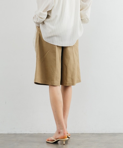 CREDONA（クレドナ）の「WIDE BERMUDA PANTS/ワイドバミューダパンツ（その他パンツ・レディース・ベージュ/ブラック・0/1）」の9枚目の写真