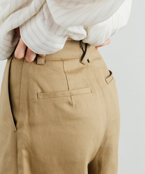 CREDONA（クレドナ）の「WIDE BERMUDA PANTS/ワイドバミューダパンツ（その他パンツ・レディース・ベージュ/ブラック・0/1）」の12枚目の写真