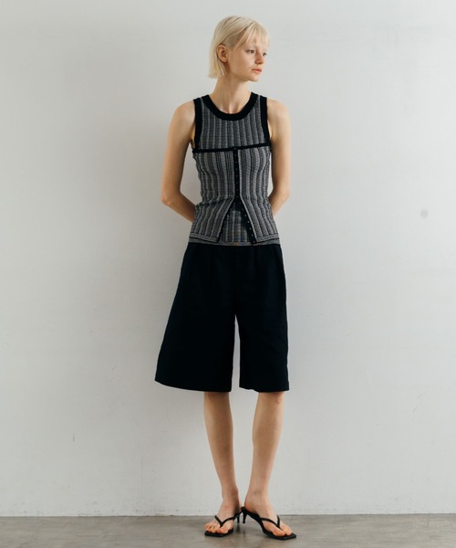 CREDONA（クレドナ）の「WIDE BERMUDA PANTS/ワイドバミューダパンツ（その他パンツ・レディース・ベージュ/ブラック・0/1）」の15枚目の写真