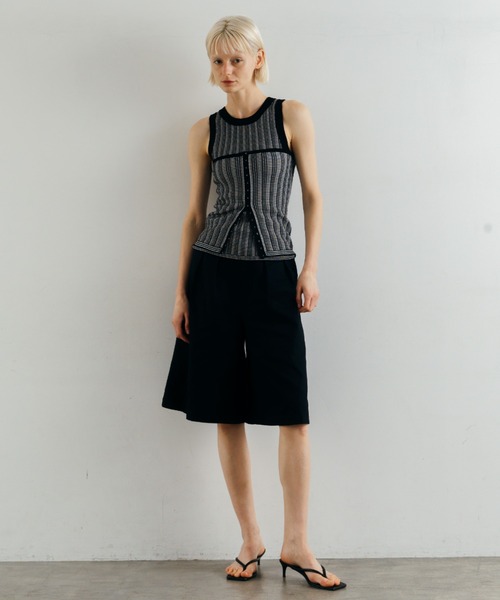 CREDONA（クレドナ）の「WIDE BERMUDA PANTS/ワイドバミューダパンツ（その他パンツ・レディース・ベージュ/ブラック・0/1）」の3枚目の写真