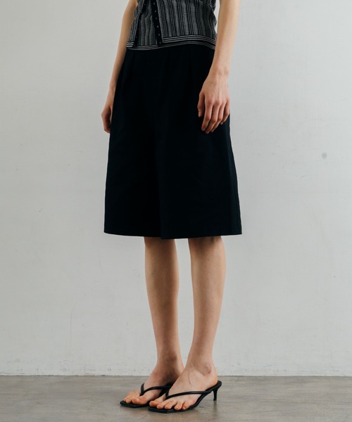 CREDONA（クレドナ）の「WIDE BERMUDA PANTS/ワイドバミューダパンツ（その他パンツ・レディース・ベージュ/ブラック・0/1）」の18枚目の写真
