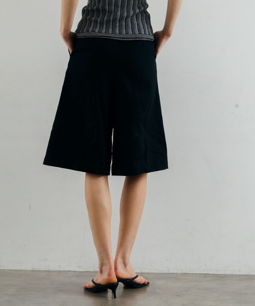 CREDONA（クレドナ）の「WIDE BERMUDA PANTS/ワイドバミューダパンツ（その他パンツ・レディース・ベージュ/ブラック・0/1）」の19枚目の写真