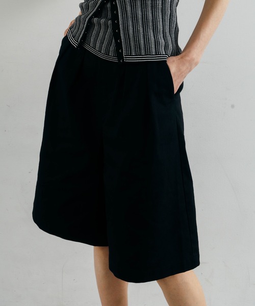 CREDONA（クレドナ）の「WIDE BERMUDA PANTS/ワイドバミューダパンツ（その他パンツ・レディース・ベージュ/ブラック・0/1）」の20枚目の写真
