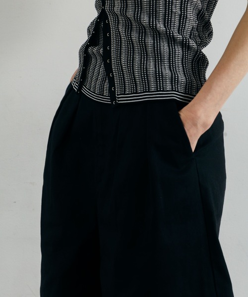 CREDONA（クレドナ）の「WIDE BERMUDA PANTS/ワイドバミューダパンツ（その他パンツ・レディース・ベージュ/ブラック・0/1）」の22枚目の写真