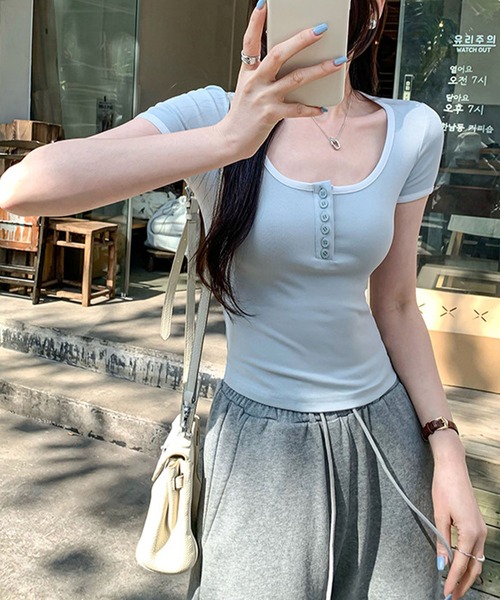 meJane(ミージェーン)の「配色スクエアネック フロントボタントップス(Tシャツ/カットソー・レディース・ブラウン/アイボリー/ネイビー/ミント・FREE)」の12枚目の写真