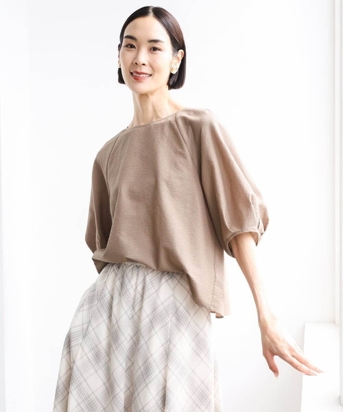 MICHEL KLEIN（ミッシェル・クラン）の「パフスリーブブラウス（シャツ/ブラウス・レディース・ダークインディゴブルー/ネイビー/ライトグレー/ブラック/ベージュ・38）」の6枚目の写真