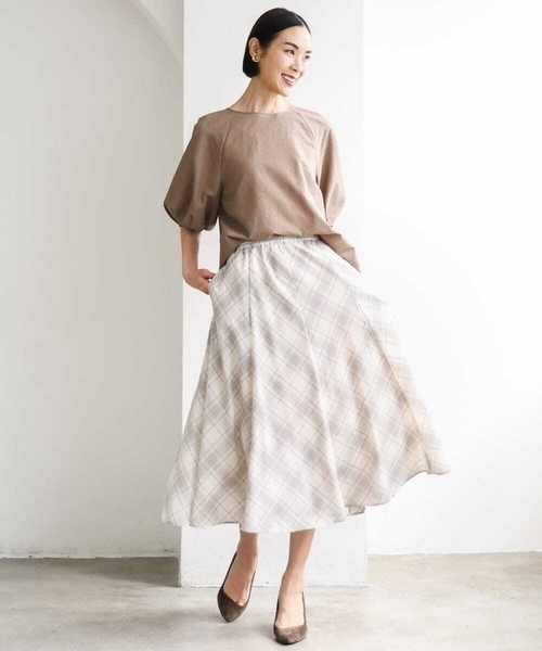 MICHEL KLEIN（ミッシェル・クラン）の「パフスリーブブラウス（シャツ/ブラウス・レディース・ダークインディゴブルー/ネイビー/ライトグレー/ブラック/ベージュ・38）」の9枚目の写真