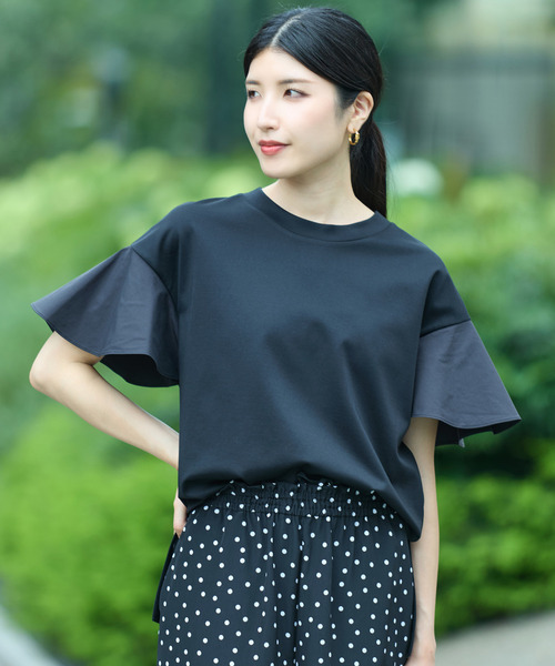 Tiara(ティアラ)の「フレアスリーブTシャツ(Tシャツ/カットソー・レディース・ブラック/ホワイト/チャコールグレー・FREE)」の1枚目の写真