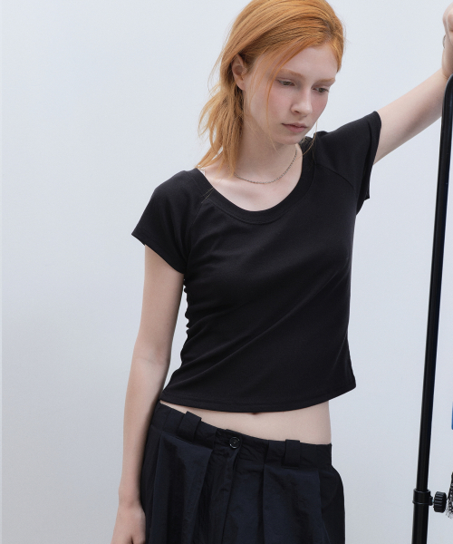NICK&NICOLE(ニックアンドニコール)の「RAGLAN SCOOP NECK TOP_BLACK(Tシャツ/カットソー・レディース・その他・FREE)」の2枚目の写真
