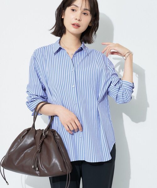 INDIVI(インディヴィ)の「【UV/接触冷感/高ストレッチ】フロントタックシャツ(シャツ/ブラウス・レディース・ホワイト/サックスブルー系・05/13/15 /19/34/38)」の2枚目の写真