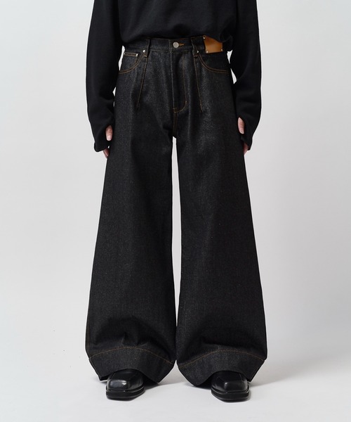 Lui's(ルイス)の「【Neucon】FRONT PATCH WIDE-LEG JEANS / フロントパッチワイドレッグデニムパンツ / セットアップ対応(デニムパンツ・メンズ・インディゴブルー/ブラック・1/2)」の3枚目の写真