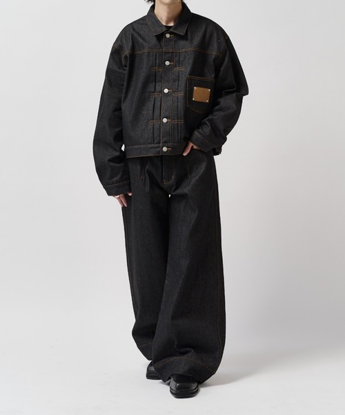 Lui's(ルイス)の「【Neucon】FRONT PATCH WIDE-LEG JEANS / フロントパッチワイドレッグデニムパンツ / セットアップ対応(デニムパンツ・メンズ・インディゴブルー/ブラック・1/2)」の5枚目の写真