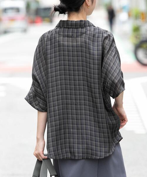 EKAL(エカル)の「『速乾』パナマライク リラックスチェックシャツ(シャツ/ブラウス・レディース・グレー系その他/ベージュ系その他・ONE)」の5枚目の写真