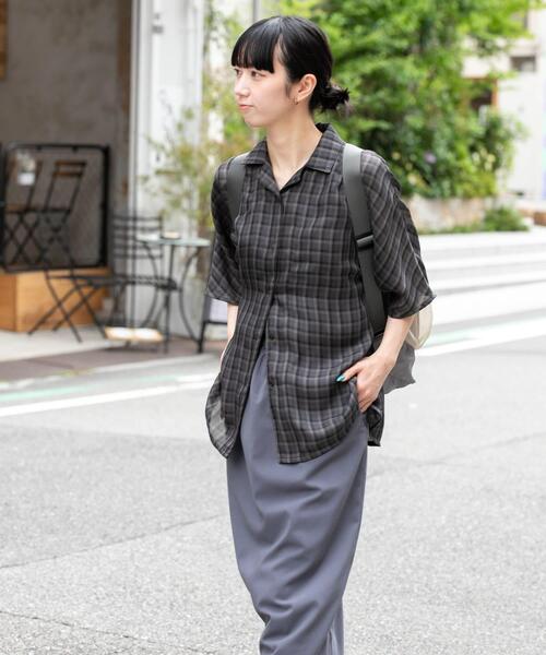 EKAL(エカル)の「『速乾』パナマライク リラックスチェックシャツ(シャツ/ブラウス・レディース・グレー系その他/ベージュ系その他・ONE)」の6枚目の写真