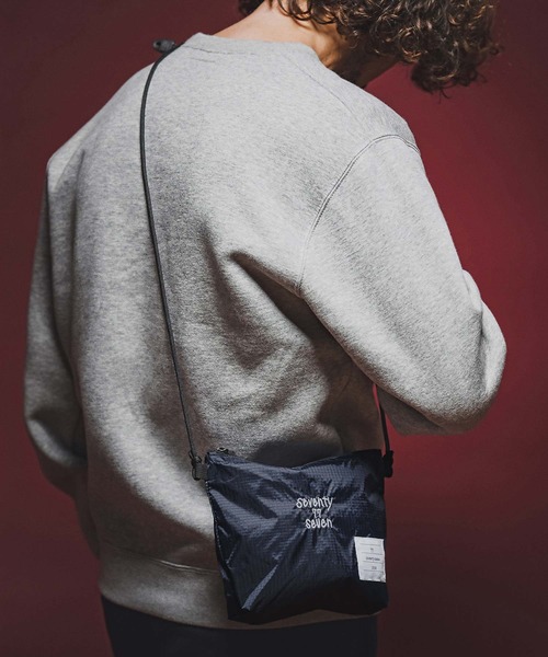 seventy seven（セブンティセブン）の「mko13773- nylon rip stop shoulder bag サコッシュ(7726W340)（ショルダーバッグ・メンズ・ホワイト/ネイビー/ブラック×ホワイト/ブラック×ゴールド・FREE）」の8枚目の写真