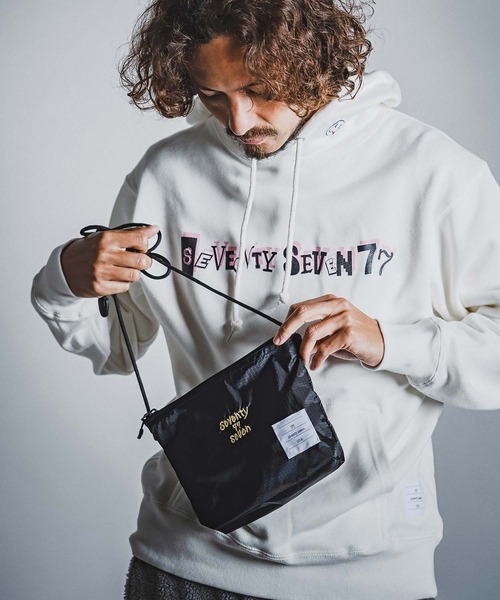 seventy seven（セブンティセブン）の「mko13773- nylon rip stop shoulder bag サコッシュ(7726W340)（ショルダーバッグ・メンズ・ホワイト/ネイビー/ブラック×ホワイト/ブラック×ゴールド・FREE）」の21枚目の写真