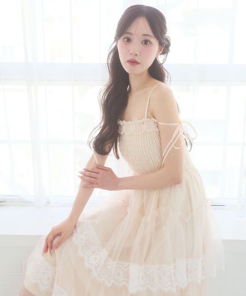 MAJESTIC LEGON(マジェスティックレゴン)の「レーストリミングチュールキャミワンピ(ワンピース・レディース・オフホワイト/ピンクベージュ/ブラック・MEDIUM/SMALL)」の19枚目の写真