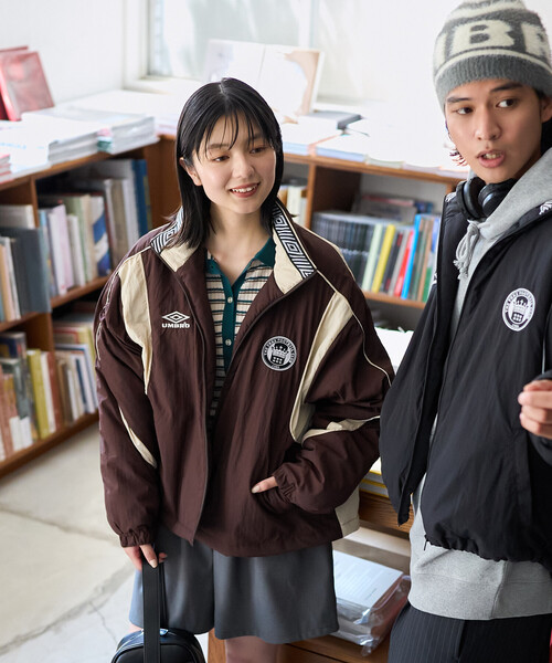 FREAK'S STORE(フリークスストア)の「UMBRO × FREAK'S STORE/アンブロ 別注 Padding Track Jacket/別注 パディング トラックジャケット/中綿トラックジャケット(その他アウター・レディース・ナチュラル/ダークブラウン/ブラウン・フリ-)」の6枚目の写真