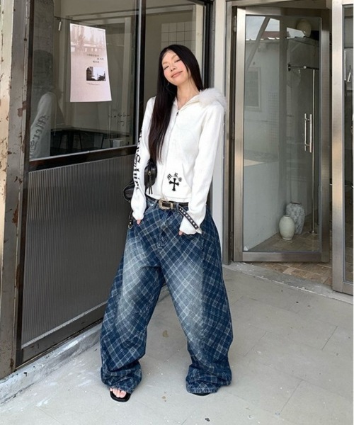 Ritzy(リッツィー)の「ウォッシュドチェックワイドデニムパンツ(デニムパンツ・レディース・ネイビー・M)」の5枚目の写真