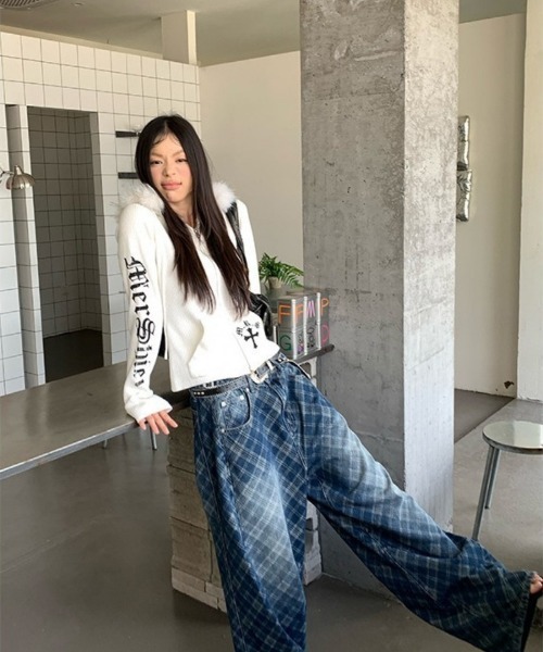Ritzy(リッツィー)の「ウォッシュドチェックワイドデニムパンツ(デニムパンツ・レディース・ネイビー・M)」の7枚目の写真