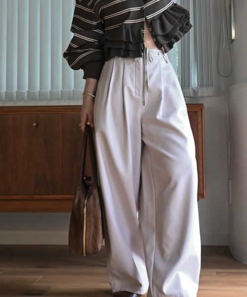 WILLFULLY(ウィルフリー)の「soft synthetic leather relaxed tuck PT(その他パンツ・レディース・ブラウン/ライラック/ブラック・M/S)」の12枚目の写真