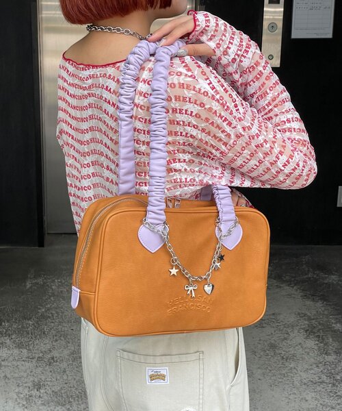 HELLO.SANFRANCISCO(ハローサンフランシスコ)の「【HELLO.SANFRANCISCO/ハローサンフランシスコ】チャーム付きギャザーハンドルボストン(トートバッグ・レディース・レッド/ブラウン・ONE SIZE)」の21枚目の写真