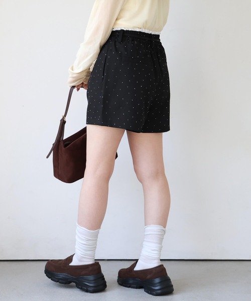 tiptop(ティップトップ)の「ラインストーンフリルショートパンツ(その他パンツ・レディース・チャコールグレー/ブラック・FREE)」の18枚目の写真
