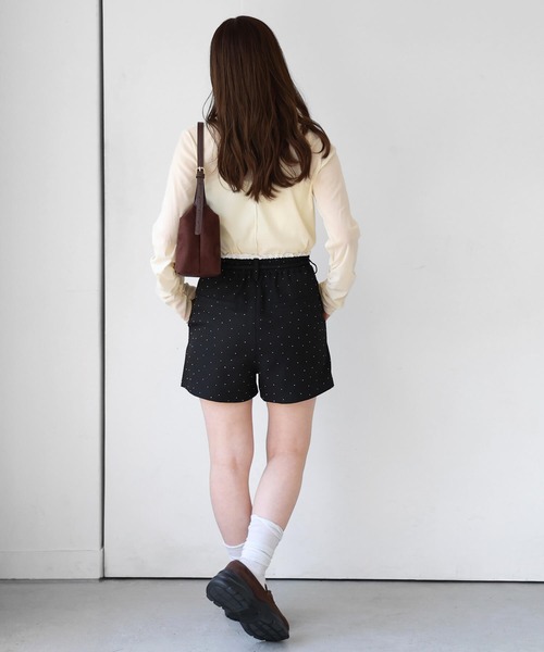 tiptop(ティップトップ)の「ラインストーンフリルショートパンツ(その他パンツ・レディース・チャコールグレー/ブラック・FREE)」の21枚目の写真