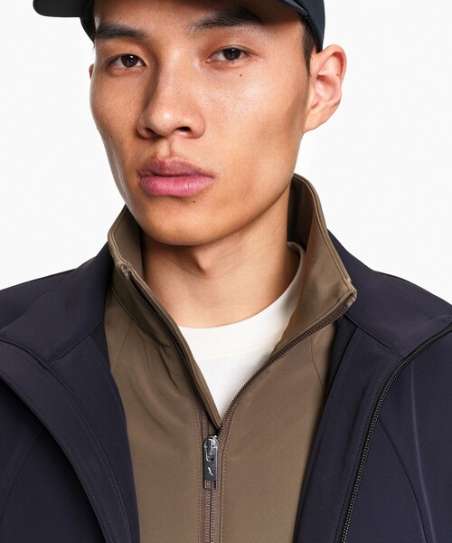 AIGLE(エーグル)の「撥水 防風 ストレッチ ソフトシェル スタンドカラージャケット WARM(ブルゾン・メンズ・ダークカーキ/ブラック・L/M/S/XL)」の14枚目の写真